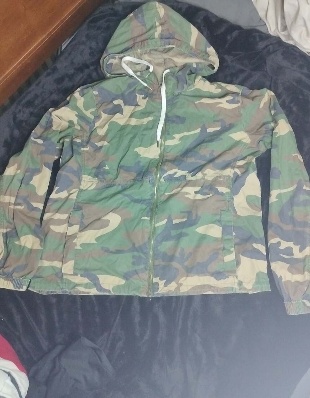 Forever 21 Camouflage Hooded Zip-Up Windbreaker Jacket Medium